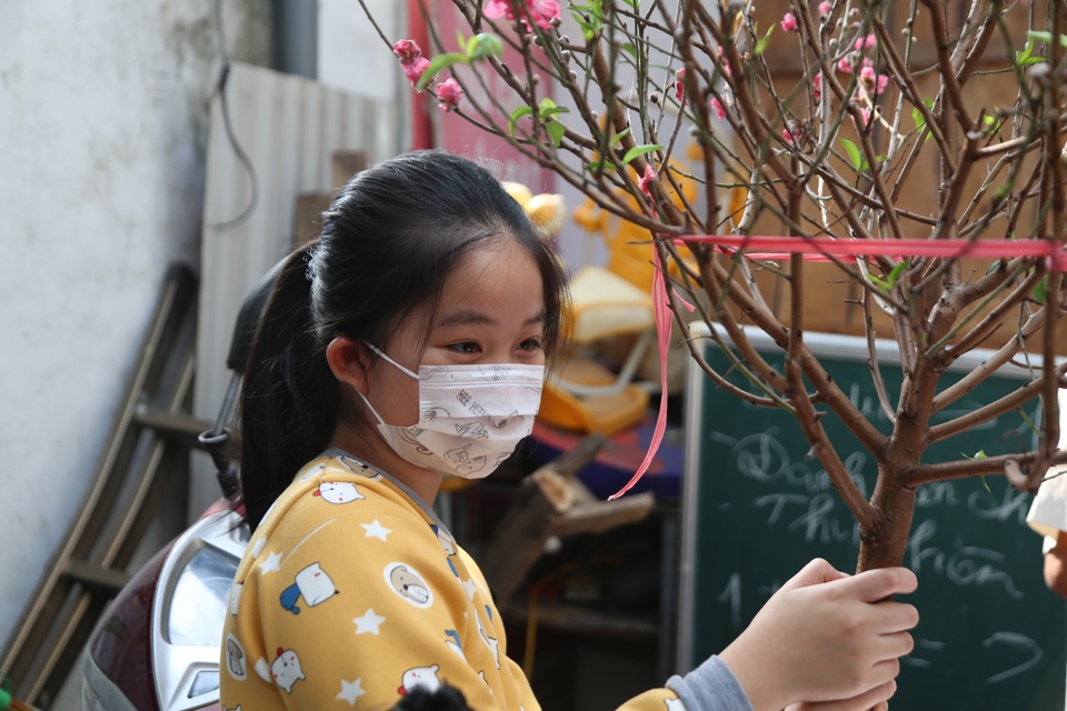 Công nhân đón Tết xa nhà với tâm tư nặng trĩu - 3 Công nhân đón Tết xa nhà với tâm tư nặng trĩu - 3