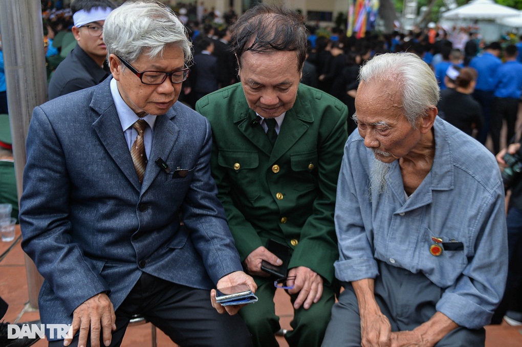 Bạn học cùng bàn của Tổng Bí thư: Tôi khóc, suốt đêm không ngủ được - 3 Bạn học cùng bàn của Tổng Bí thư: Tôi khóc, suốt đêm không ngủ được - 3