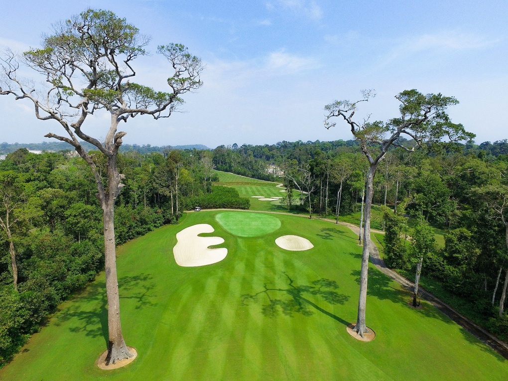 Trải nghiệm golf có 1-0-2 bên cánh rừng nguyên sinh Phú Quốc - 3 Trải nghiệm golf có 1-0-2 bên cánh rừng nguyên sinh Phú Quốc - 3