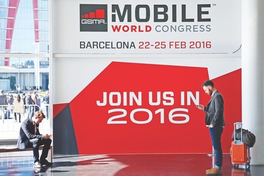 MWC 2016 ngày thứ 3: Sự đổ bộ của smartphone tầm trung