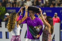 Nadal chia sẻ cảm xúc trong chuyến du đấu tại Mexico