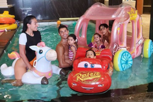 Khoảnh khắc thư giãn của gia đình C.Ronaldo