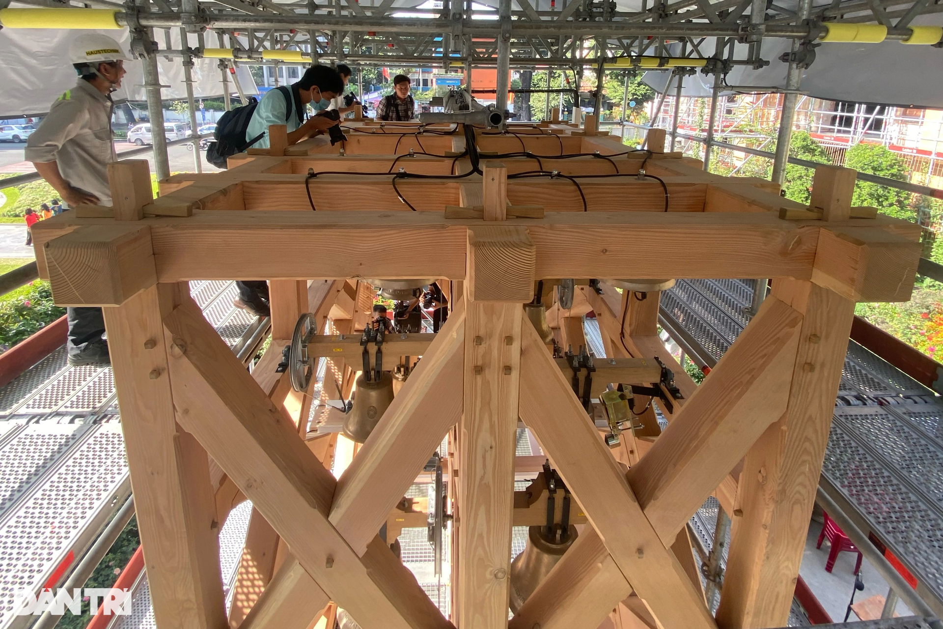 Khánh thành dàn giao hưởng chuông nhà thờ Đức Bà - 14 Khánh thành dàn giao hưởng chuông nhà thờ Đức Bà - 14