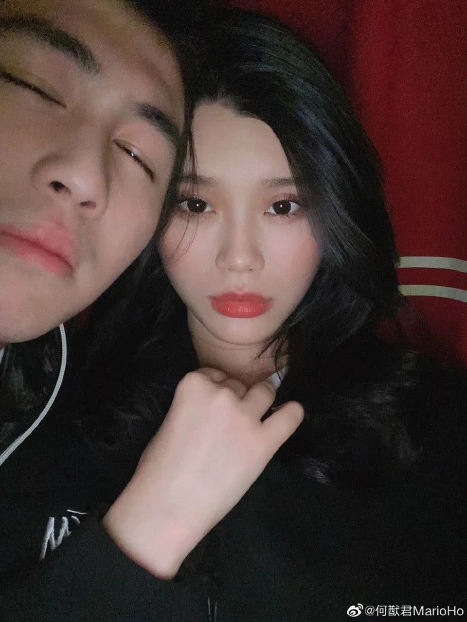 Siêu mẫu Hề Mộng Dao khéo khoe hạnh phúc ngọt ngào giữa sóng gió gia tộc - 5 Siêu mẫu Hề Mộng Dao khéo khoe hạnh phúc ngọt ngào giữa sóng gió gia tộc - 5