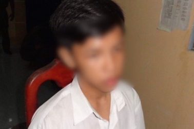 Khởi tố, bắt tạm giam nghi can 16 tuổi giết người vì thấy mẹ bị đánh