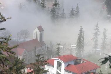 Sa Pa “cháy” phòng nghỉ vì quá đông du khách lên chơi xuân