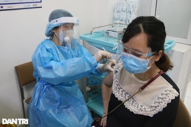 Hà Nội tiêm vắc xin phòng Covid-19 cho 500 bà bầu