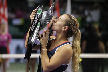 Hạ Kerber, Cibulkova vô địch WTA Finals