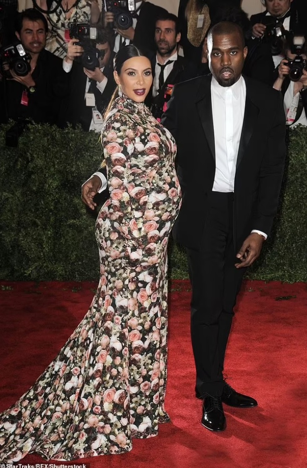 Kim Kardashian mãi ám ảnh vì bị miệt thị ngoại hình khi đang mang thai - 2 Kim Kardashian mãi ám ảnh vì bị miệt thị ngoại hình khi đang mang thai - 2