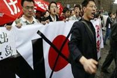 Nhật lại dùng cuốn sách lịch sử ''gây chiến'' 