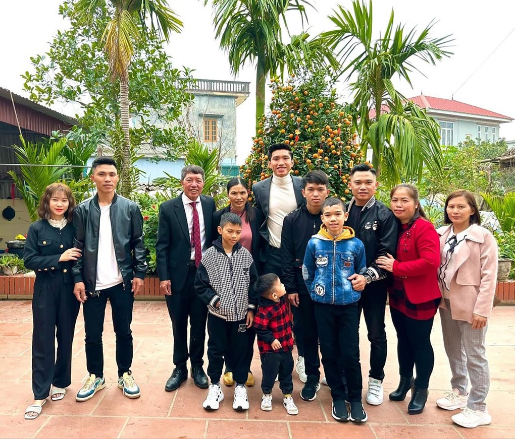 Tuyển thủ Việt Nam đón Tết trọn vẹn bên gia đình - 10 Tuyển thủ Việt Nam đón Tết trọn vẹn bên gia đình - 10