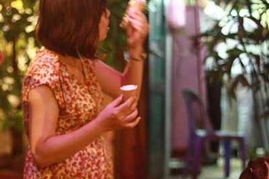 Bà bầu nên kiêng ăn… kem