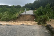 Mưa to, lũ trên các sông ở miền Trung kéo dài tới khi nào?