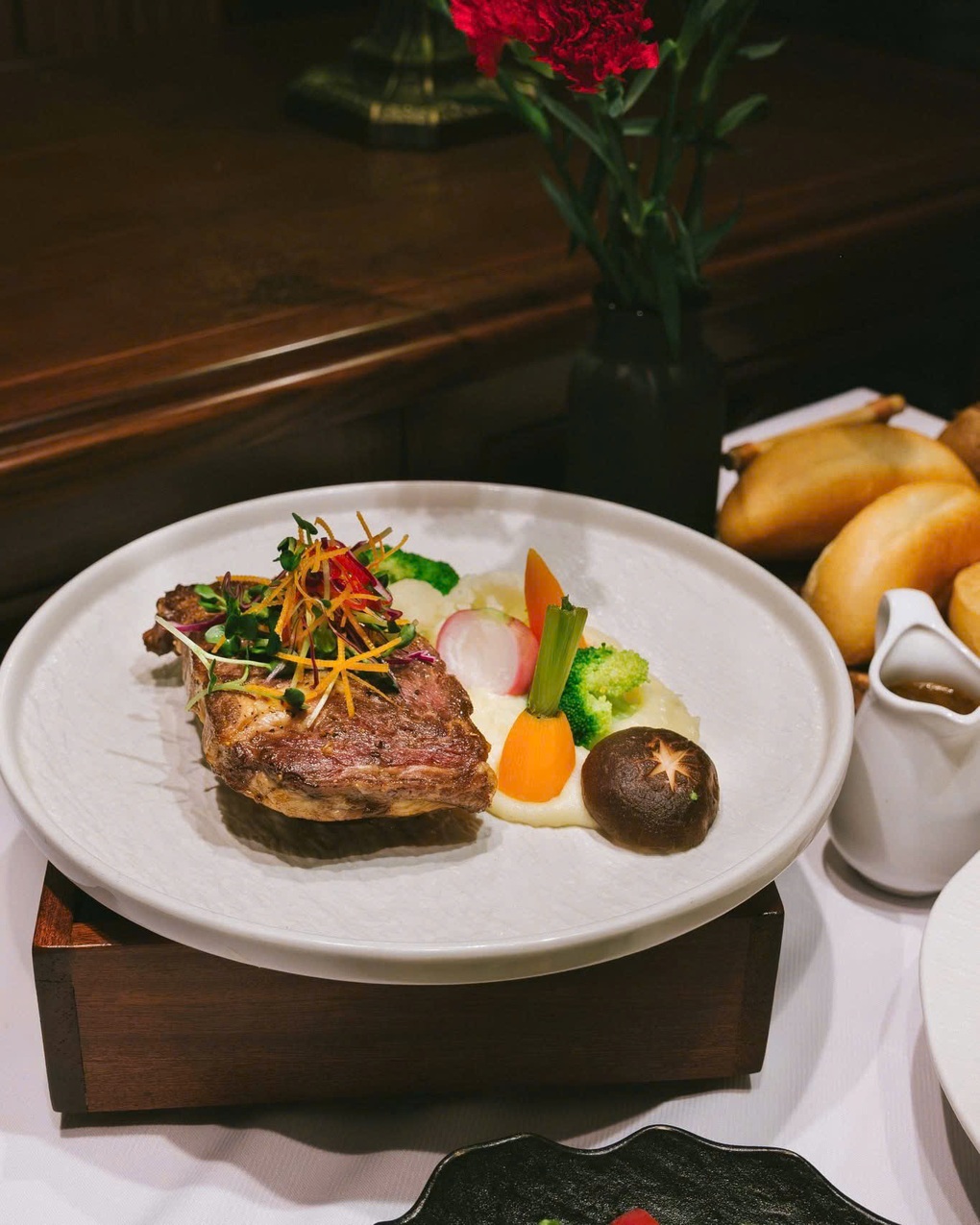 Top 5 quán đồ Âu ngon, thu hút thực khách khu vực Hoàn Kiếm - 6 Top 5 quán đồ Âu ngon, thu hút thực khách khu vực Hoàn Kiếm - 6