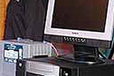 Máy vi tính "lì đòn"