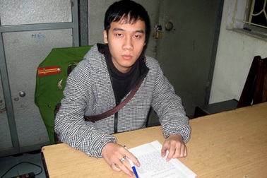 Đã vi phạm còn hành hung cảnh sát giao thông