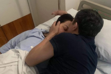 Câu chuyện về cuộc hôn nhân 30 năm "vẫn như son" khiến dân mạng ngưỡng mộ