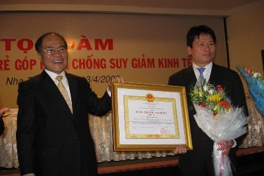 Doanh nhân trẻ góp phần chống suy giảm kinh tế