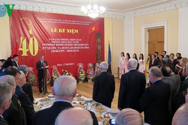 ĐSQ Việt Nam tại Ukraine kỷ niệm 40 năm thống nhất đất nước