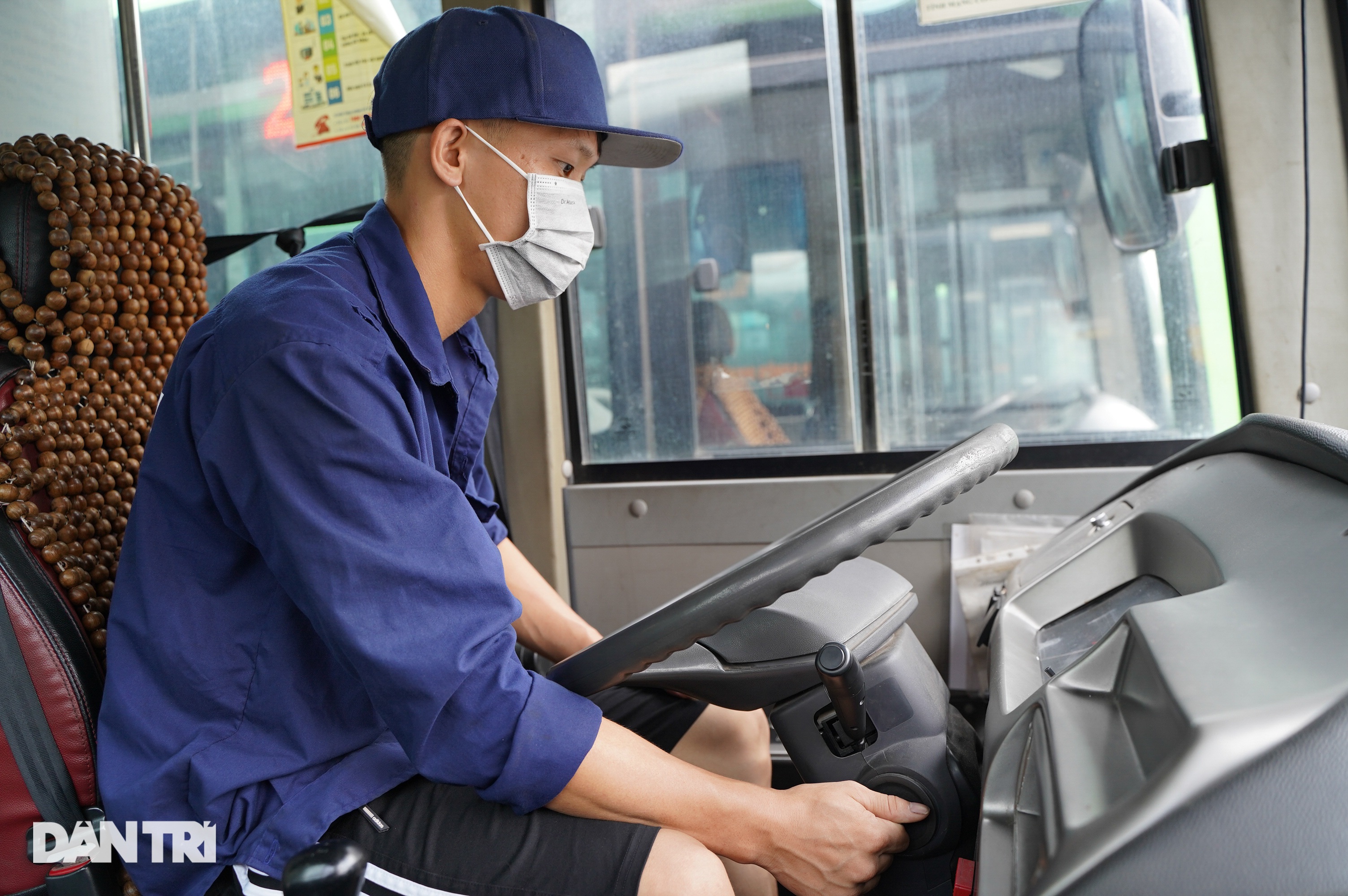 Hà Nội: Hàng nghìn ôtô nằm phơi nắng dầm mưa vì giãn cách xã hội - 5 Hà Nội: Hàng nghìn ôtô nằm phơi nắng dầm mưa vì giãn cách xã hội - 5