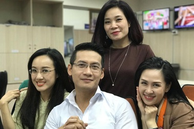 Chuyện về 5 biên tập viên đang “giữ sóng” Thời sự 19h