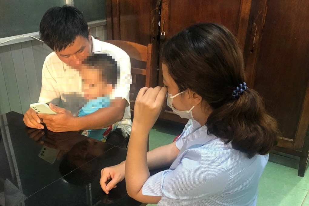 Vụ mẹ ruột khai tử con trai còn sống: Cán bộ xin rút kinh nghiệm - 1 Vụ mẹ ruột khai tử con trai còn sống: Cán bộ xin rút kinh nghiệm - 1