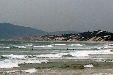 3 thiếu niên đuối nước trên biển Khánh Hòa