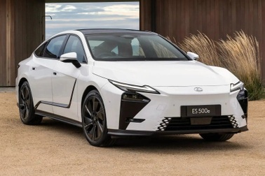 Lexus sắp bán ES 2026 tại Việt Nam, giá dự kiến từ 2,36 tỷ đồng