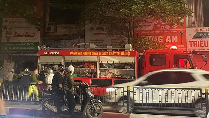 Chủ tịch UBND Hà Nội chỉ đạo khắc phục hậu quả vụ cháy tại phố Tôn Đức Thắng - Ảnh 1. Chủ tịch UBND Hà Nội chỉ đạo khắc phục hậu quả vụ cháy tại phố Tôn Đức Thắng - Ảnh 1.
