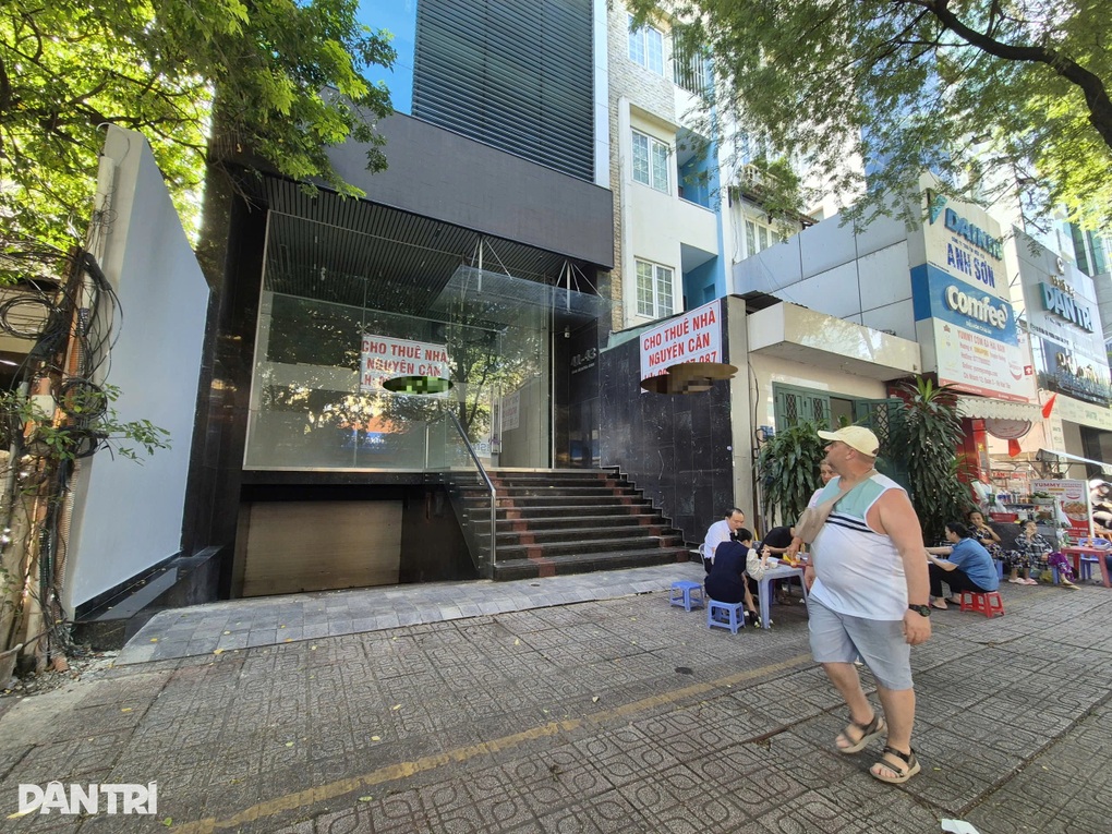 Làn sóng bỏ trung tâm vì lấy đâu ra trăm triệu đồng mỗi tháng thuê mặt bằng - 2