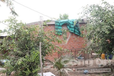 Tội ác kinh hoàng và ngôi mộ giữa phòng ngủ