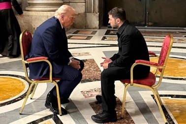 Đề nghị đặc biệt của ông Zelensky trong 15 phút gặp ông Trump