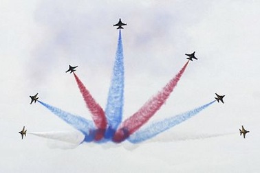 Máy bay "làm xiếc" tại triển lãm hàng không lớn nhất châu Á 