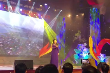 Bộ trưởng Y tế hát trực tiếp trên sóng phát thanh