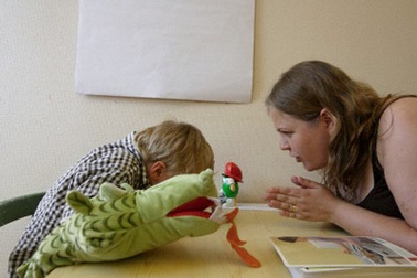 Ứng xử với trẻ tự kỷ