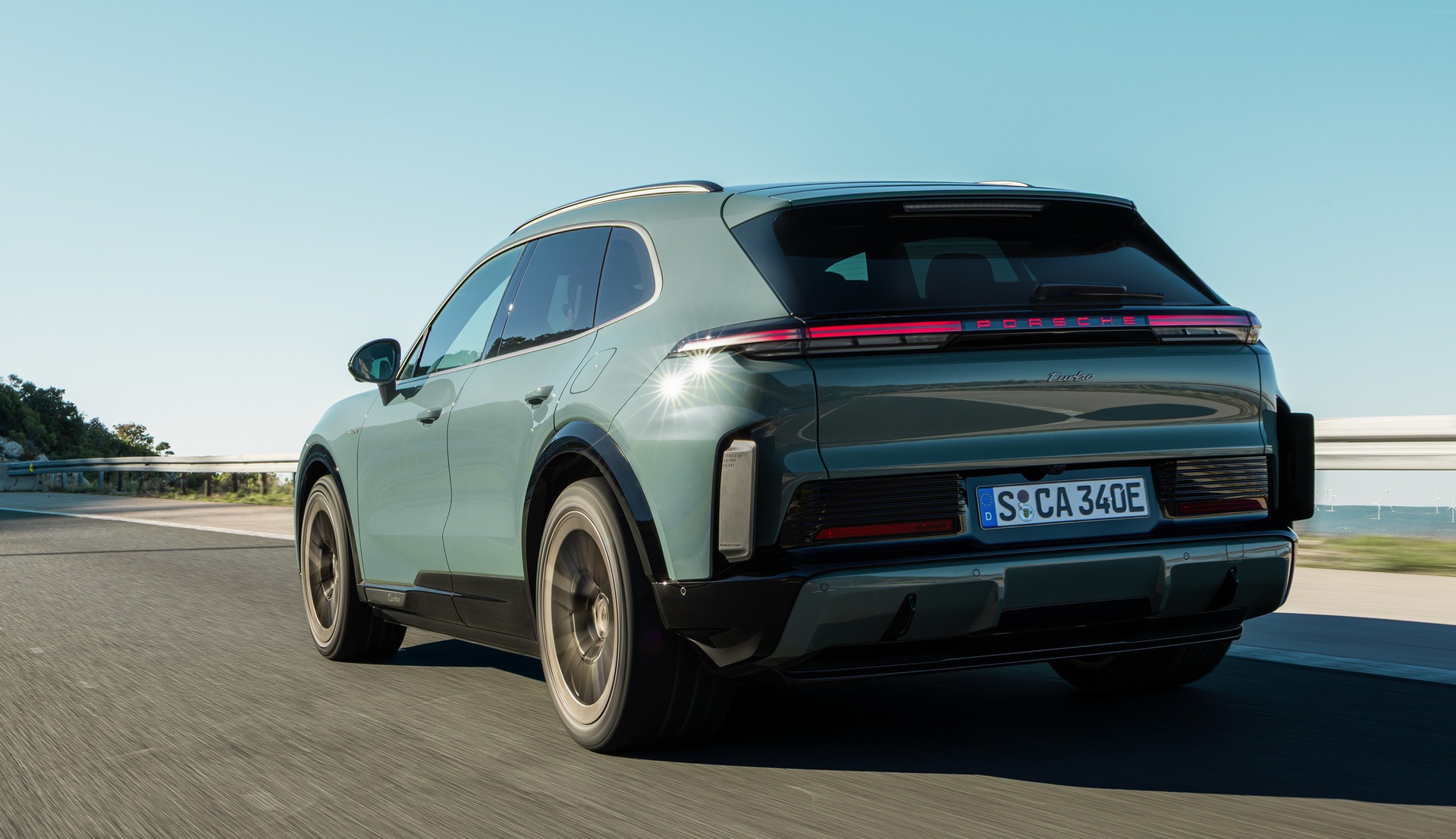 Cayenne Electric ra mắt: 1.139 mã lực, xe đường phố mạnh nhất của Porsche - 3