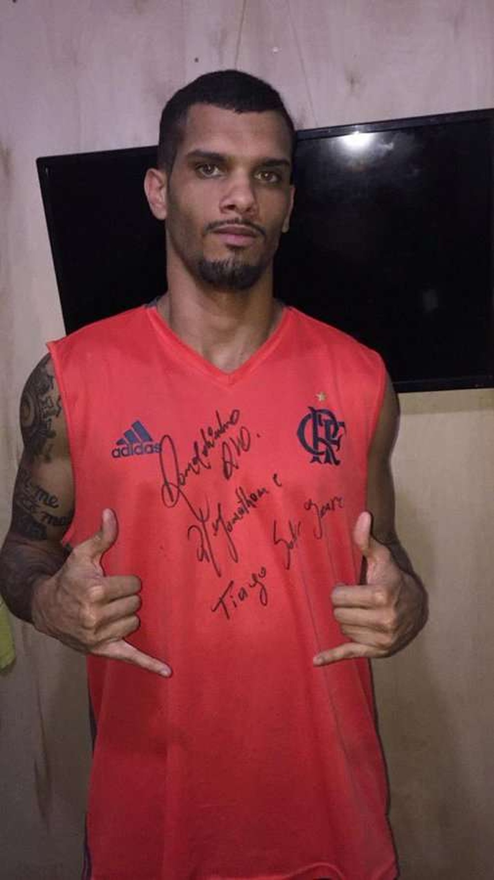 Cuộc sống sướng như Vua của Ronaldinho khi ở trong tù - 4 Cuộc sống sướng như Vua của Ronaldinho khi ở trong tù - 4