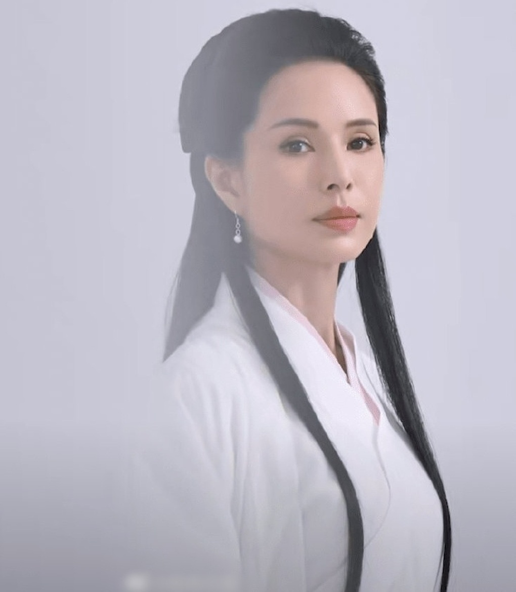 Lý Nhược Đồng trẻ đẹp đáng kinh ngạc khi tái hiện hình tượng Tiểu Long Nữ - 3 Lý Nhược Đồng trẻ đẹp đáng kinh ngạc khi tái hiện hình tượng Tiểu Long Nữ - 3