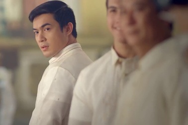 Video mang tên "Lời hẹn ước" (Vow) thực hiện bởi đạo diễn Ianco Dela Cruz người Philippines cho thấy vẻ đẹp, sự trường tồn của tình yêu và cái kết đầy bất ngờ.