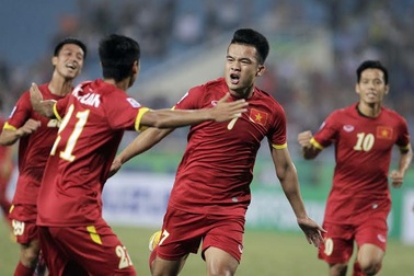 Gãy xương sườn, Hoàng Thịnh chia tay U23 Việt Nam