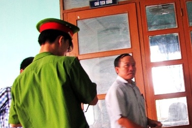 Ăn chặn tiền của người chết, cắt xén tiền của người nghèo!