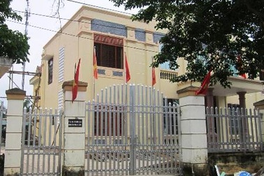 Khởi tố vụ án, bắt tạm giam chánh án nhận tiền chạy án