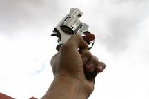 Cảnh sát nổ súng khống chế 44 con bạc ở Long An