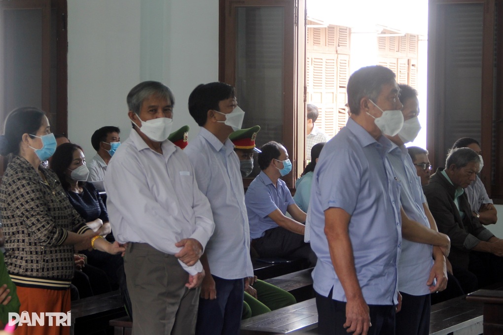 Cựu Phó Chủ tịch tỉnh Phú Yên không thừa nhận mình có tội - 1 Cựu Phó Chủ tịch tỉnh Phú Yên không thừa nhận mình có tội - 1