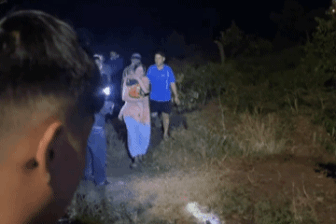 Hàng chục người đổ xô đi tìm bé trai 3 tuổi trong đêm