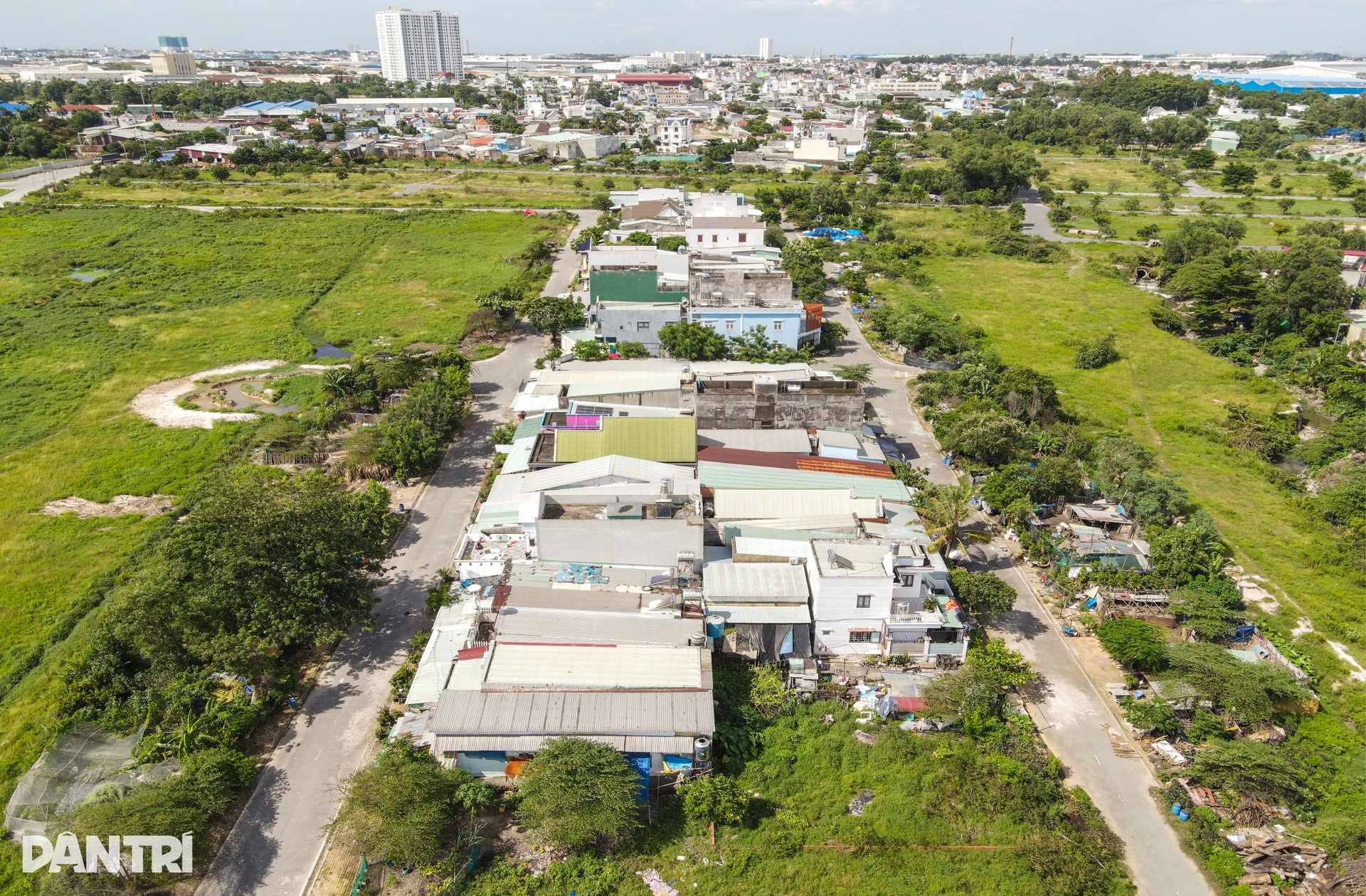 Khu dân cư có vị trí đắc địa tại Bình Dương đắp chiếu nhiều năm - 4 Khu dân cư có vị trí đắc địa tại Bình Dương đắp chiếu nhiều năm - 4