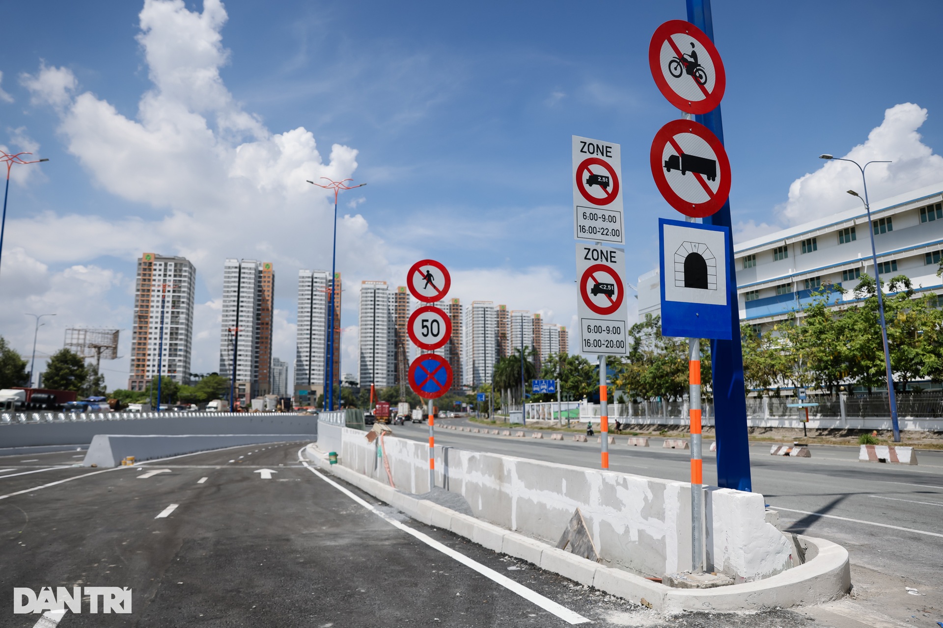 Nhánh hầm chui đầu tiên ở nút giao lớn nhất TPHCM hoàn thành - 7 Nhánh hầm chui đầu tiên ở nút giao lớn nhất TPHCM hoàn thành - 7