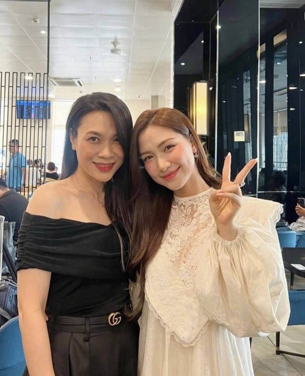 Hòa Minzy bức xúc: Chị Mỹ Tâm là huyền thoại, không thể nào so sánh - 1 Hòa Minzy bức xúc: Chị Mỹ Tâm là huyền thoại, không thể nào so sánh - 1