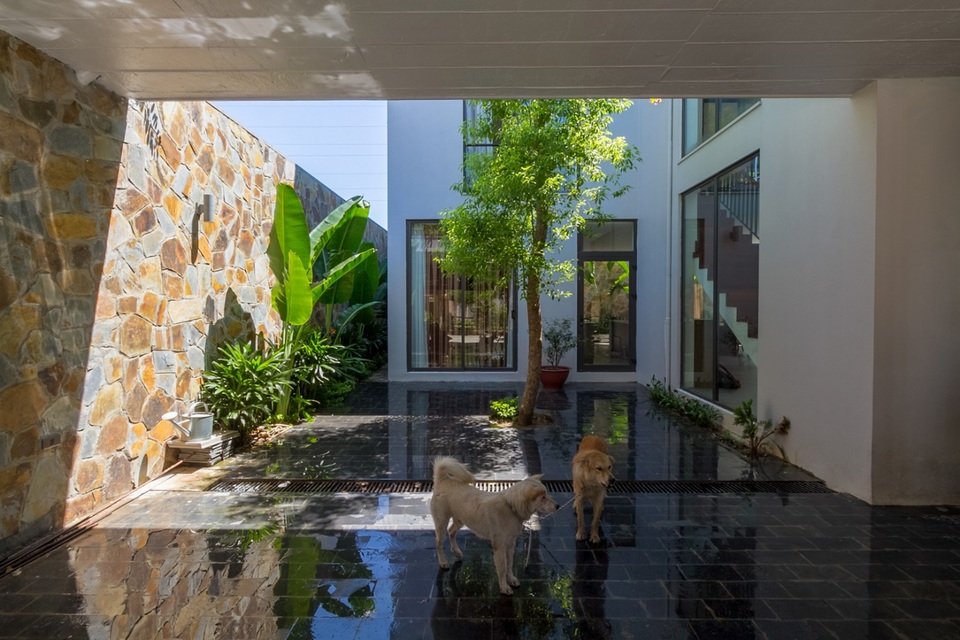 Ngỡ ngàng biệt thự ở Ninh Bình giấu cả khu vườn xanh mát bên trong - 6 Ngỡ ngàng biệt thự ở Ninh Bình giấu cả khu vườn xanh mát bên trong - 6