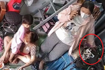 Người phụ nữ vờ nghe điện thoại, thò tay trộm vàng ở TPHCM